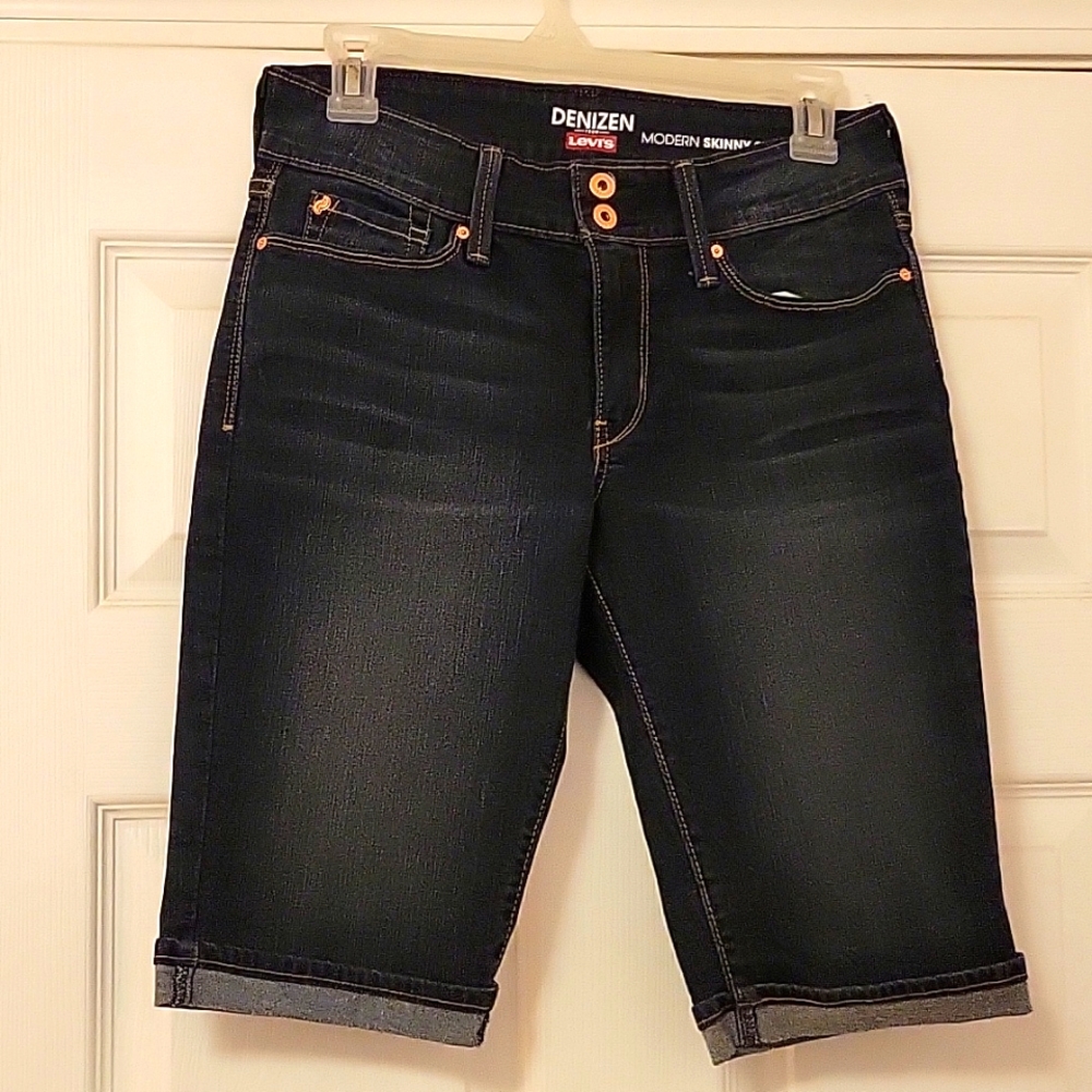 Levi's denizen blue jean modern skinny  shorts size 6 W28